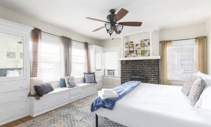 Glen Iris House | HOLIDAY SALE at Charming Historic 4BR Home in the Heart of BHM