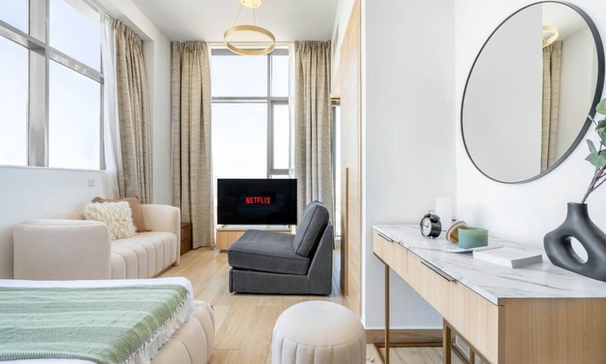 Al Quoz Apartment | Holiday Studio In JVC 2408, Dubai