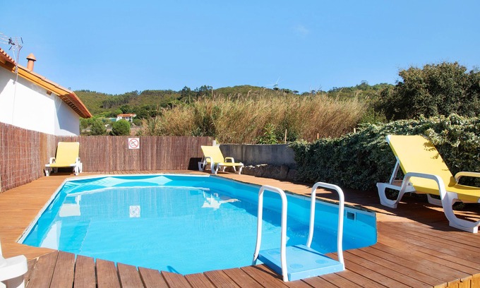 Nazare Villa | Holiday Villa "Refúgio Alma Quinta Piscina Priv" with Pool, Wi-Fi & Terraces