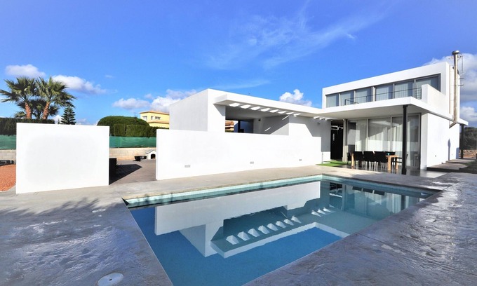 Sa Torre Villa | Holiday Villa "Sa Torre" with Pool, Terrace, Wi-Fi & Air Conditioning