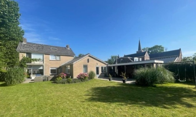 Heerhugowaard Villa | HolidayHome Zonnestraal 9p Amsterdam and the beach