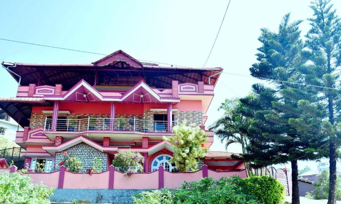 Stuart Hill House | Holidayincoorg Royal Mansion