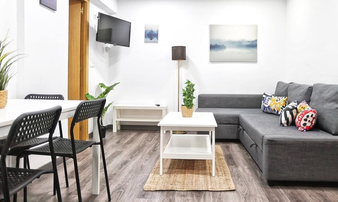 Jardin de la Abadia Apartment | Holidays2Malaga Goya - Huelin area at 500 mts from beach.