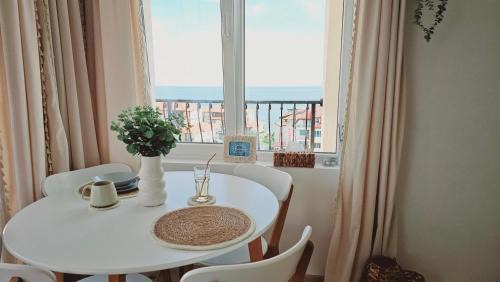 Sveti Vlas Apartment | HoliVibes - sea view - Bulgaria