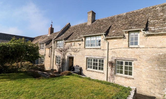 Minster Lovell House | Holly Cottage