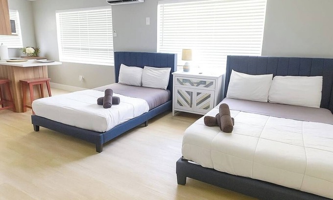 North Beach Apartment | Hollywood Beach Family-friendly 1BR