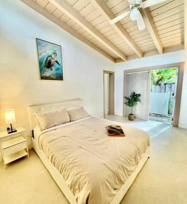 Parkside Apartment | Hollywood Studio Villa - Close to Beach & Downtown
