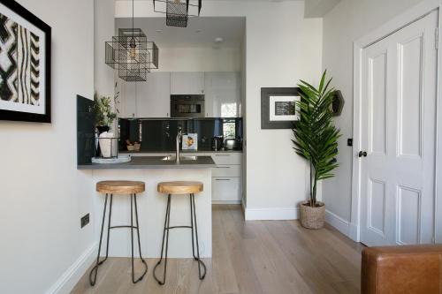 Gifford Apartment | Holyrood Park City Centre Apartment