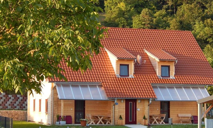 Kelheimwinzer Apartment | Holzblockhaus Stark