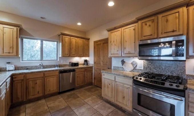 Zion National Park East Entrance House | Home 08 Timber Ridge Vacation Home, 3b/3b, 2300sf