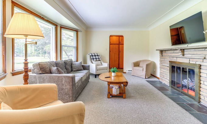 Southfield House | Home ~ 17 Mi to Detroit w/Patio & Grill!