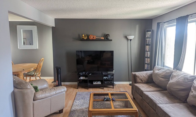 Fort McMurray House | Home away from Home - Townhouse in Fort McMurray, AB