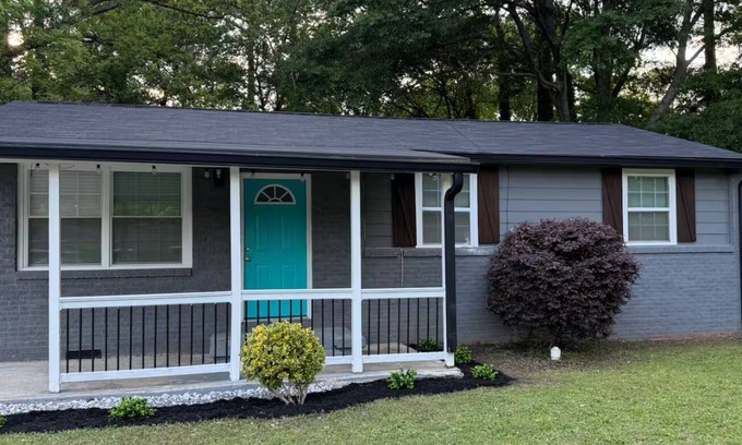 Church Street House | Home Away From Home…Just 8 Min From the Airport!