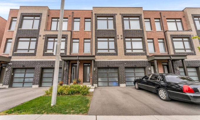 Vaughan Apartment | Home away from Home - Remote Office - Vacation Stay