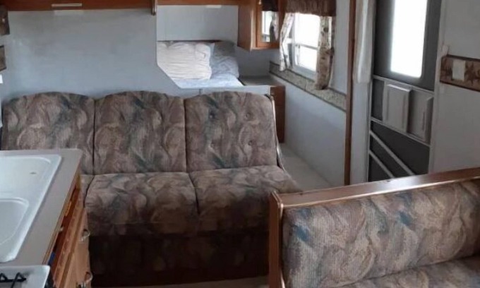 Millersview House | Home Away from Home RV in Vineyard