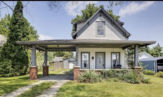 Noblesville House | Home away from home!