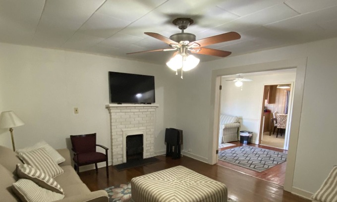 Rockingham House | Home Away From Home in the Heart of Rockingham