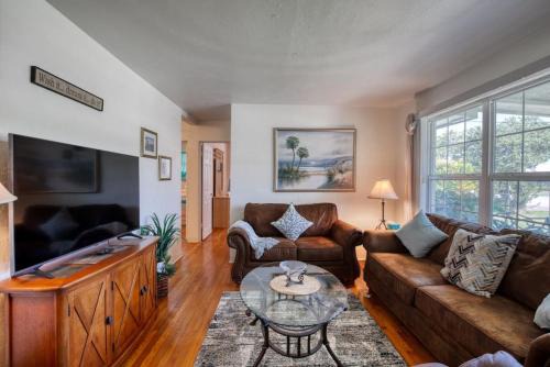South Daytona House | Home Away from Home Daytona 3 Bedroom