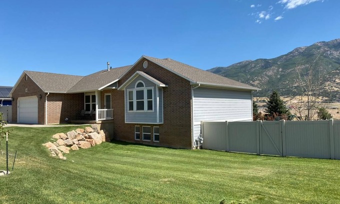 South Weber House | Home away from home- 25 min to airport/downtown SLC