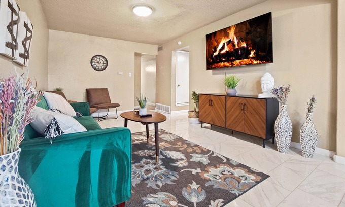 Central Arlington House | HOME♥CLOSE TO ALL SPORTING EVENTS & ENTERTAINMENT♥