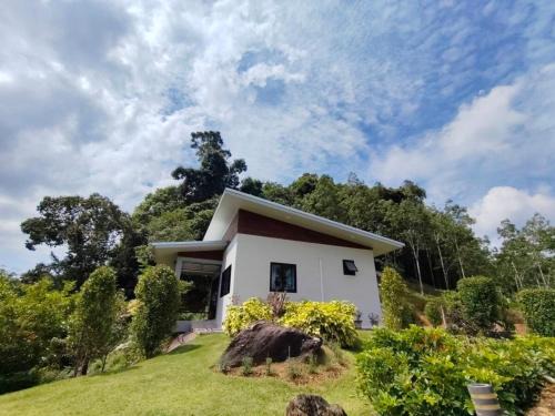 Thung Wa Villa | Home de hill pool villa