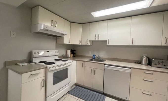 Saskatoon House | Home Extension Suite in Saskatoon; Free parking, High speed Wifi, Netflix
