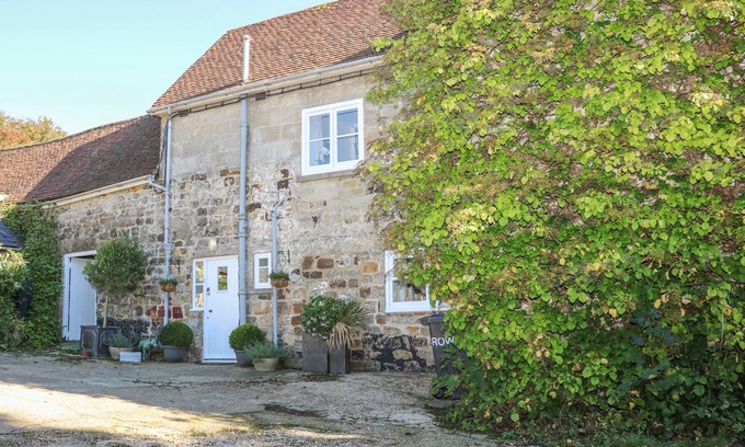 Crowborough House | HOME FARM HOUSE, pet friendly, luxury holiday cottage in Crowborough