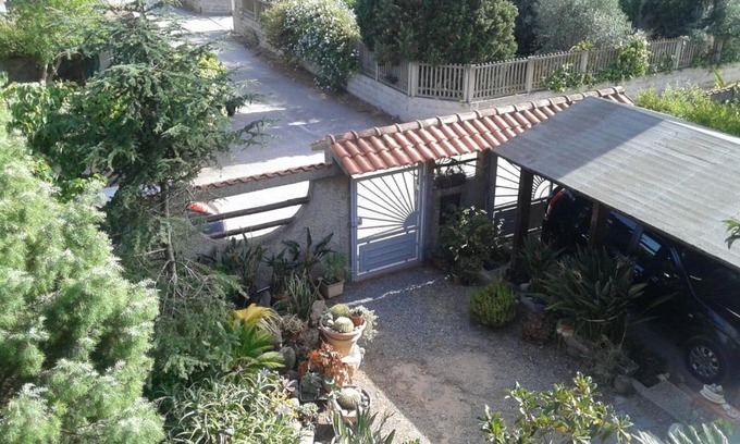 Carbonia Apartment | Home & Garden