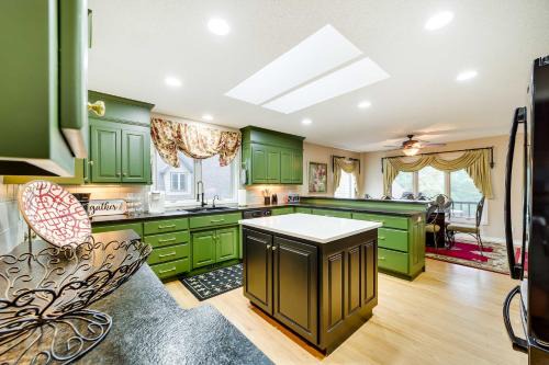 Bella Vista House | Home in Bella Vista with Deck and Lake Windsor Views!
