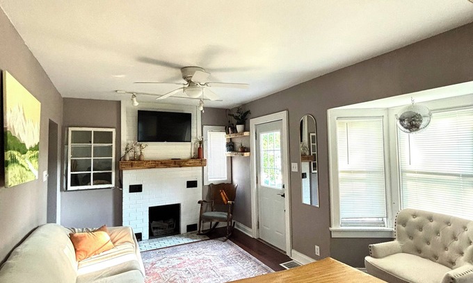 Cedar Falls House | Home in Cedar Falls-updated cottage
