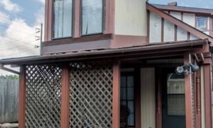 Five Points House | Home in Historic FIVE FOINTS with many hand crafted charming features; walk dtwn