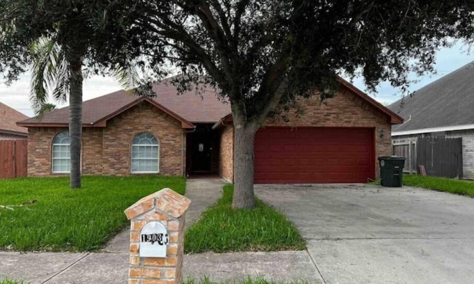 Mission House | Home in Mission great location! Safe and quiet neighborhood. Tvs in every room.