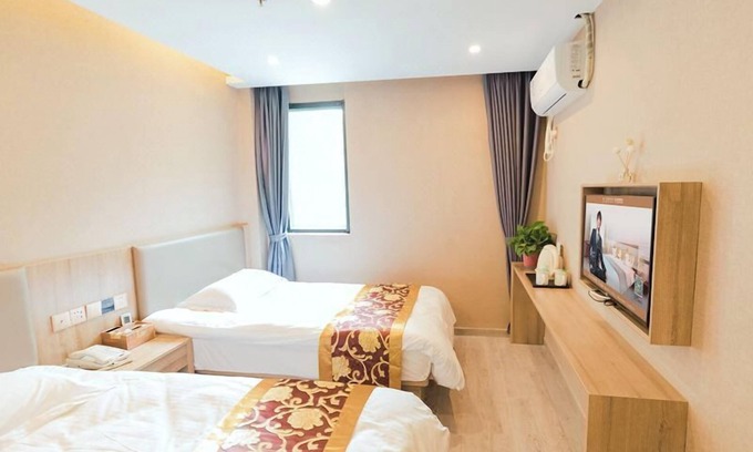 Changning Hotel | Home Inn Shanghai Songhong Road Metro