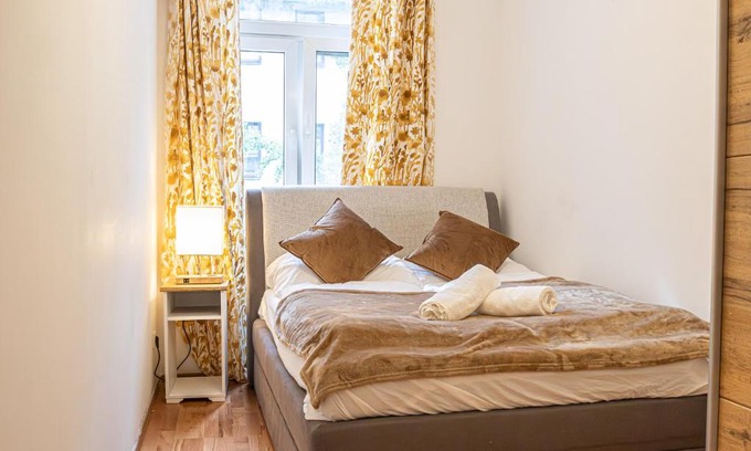 Penzing Apartment | Home Like 2BR Apt Near Wien Penzing