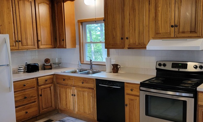 Barstow House | Home located on a farm with a beautiful view of the Patuxent River.