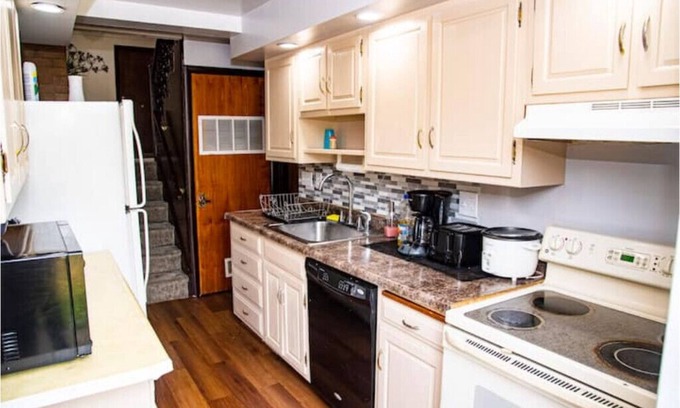 Rockford House | Home, not a hotel; personal, not corporate management.