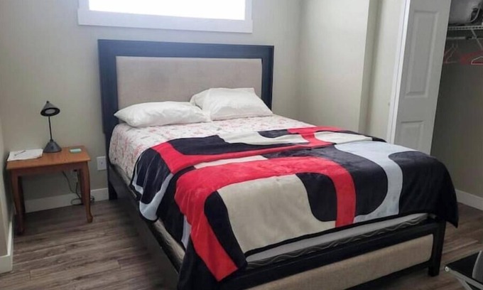 Regina House | Home of comfort with Insulated garage parkingnn