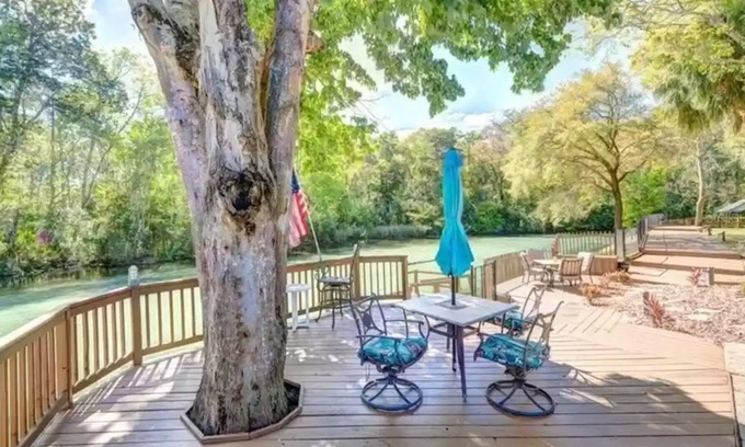 Weeki Wachee Gardens House | Home On the River - Weeki Wachee Cabin