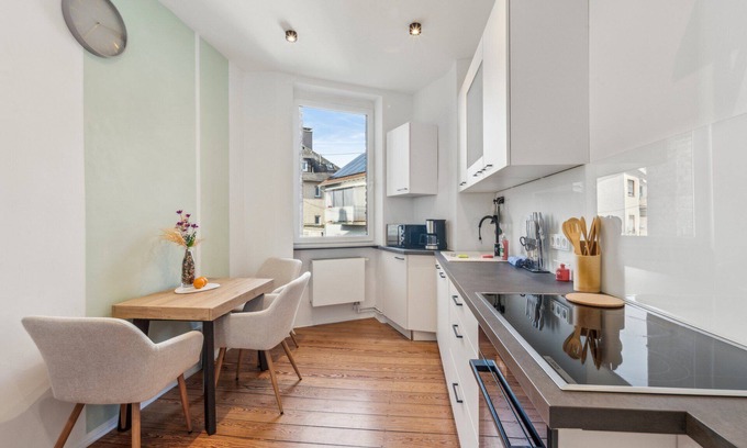 Dotzheim Apartment | Home.ON Wiesbaden modernizes old apartment
