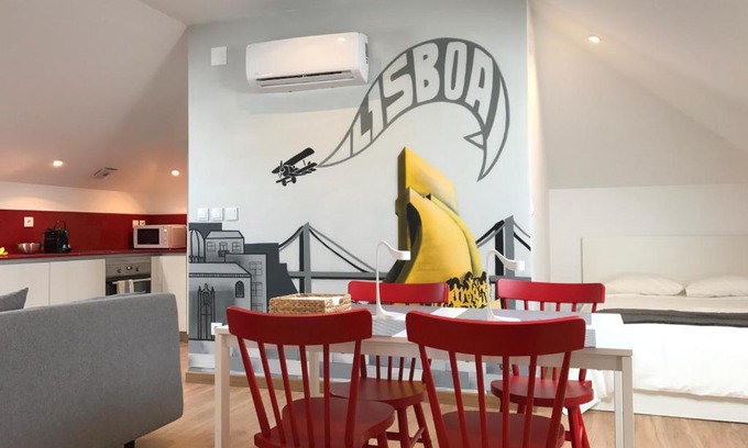 Sao Joao de Deus Apartment | Home Out Rooms & Apartments
