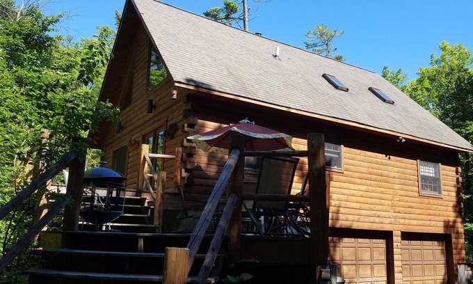 Washington Island Cabin | Home Owner Custom Built Log Cabin