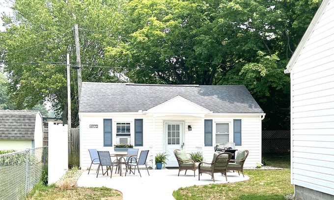 Norton Shores Apartment | Home - studio style near Lake Harbor Park and Lk Michigan