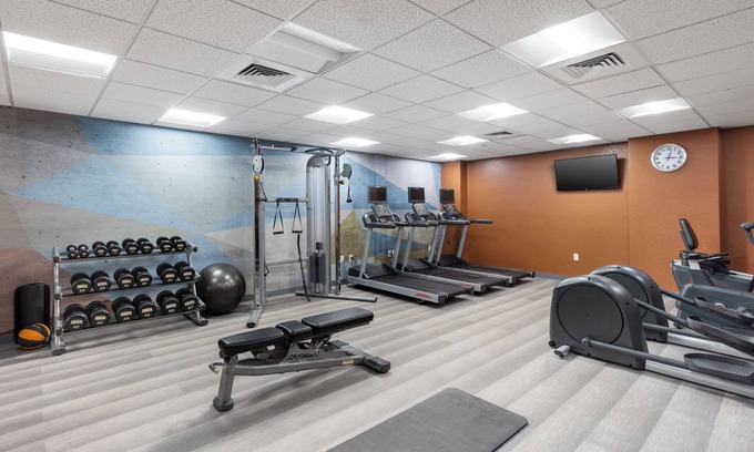 Anaheim Resort Hotel | Home‑style Queen Studio w/Fitness, Pool & Disneyland Access! Shuttle Service