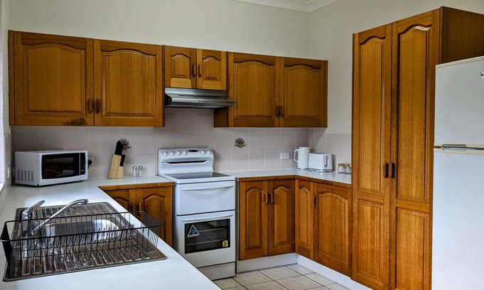 Idalia House | Home Sweet Home - 3 bedroom, 1 bathroom. central location