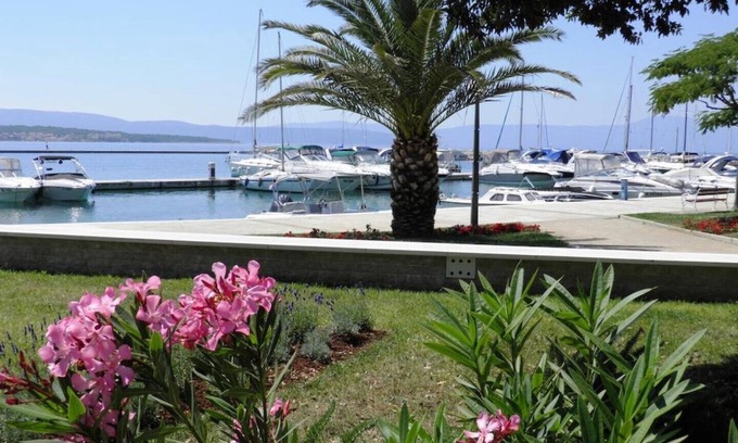 Bogovici Apartment | Home Sweet Home, Beach Breeze and White Sands Awaits you!