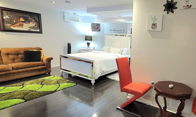 Brampton House | HOME-TO-CHILL