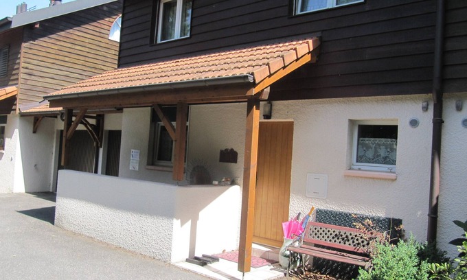 Genthod House | Home to Rent in Residential Area