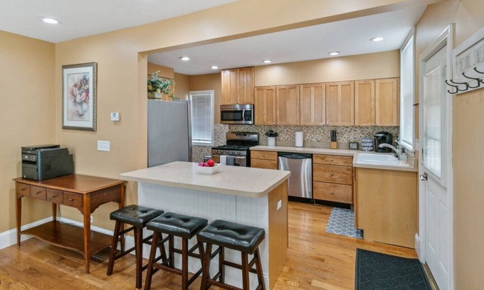 Libertyville House | Home w/porch in DT Libertyville Near Naval Base