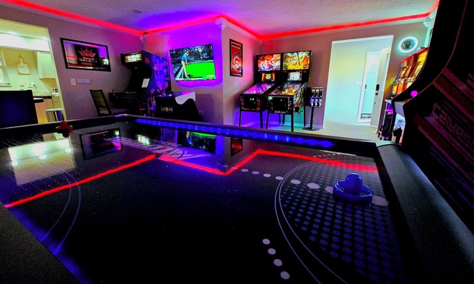 Kettering House | Home w/Private Cedar Hot Tub Room Arcade Pinball near The Greene Fraze Pavilion