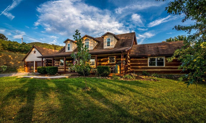 Petersburg House | Home w/Views, Mins to Monongahela National Forest